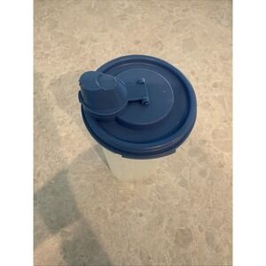 Tupperware Blue Modular Mate Container. 22 Fl oz